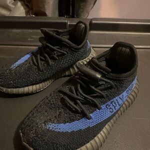 Adidas Yeezy Boost 350 V2 sneakers in the Dazzling Blue colorway
